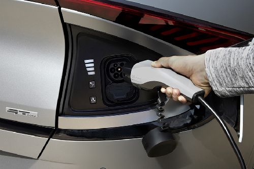 Gas Cap Open of EV6