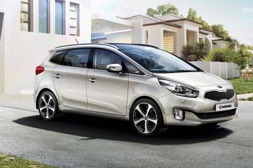KIA Carens Front Cross Side View