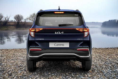 Full Rear View of KIA Carens