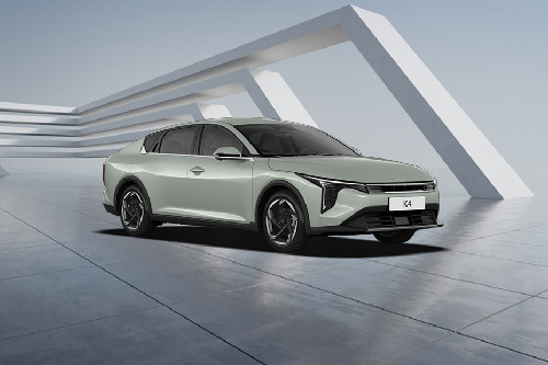 KIA K4 Front Medium View