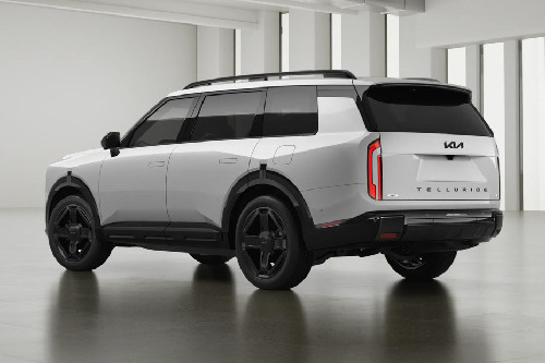 Rear Cross Side View of KIA Telluride Hybrid