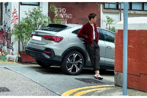 Q3 Sportback Tail light