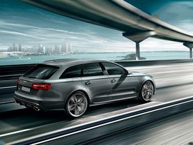 RS 6 Avant (2015-2022) Rear angle view
