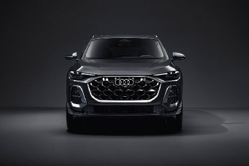 Full Front View of Q5