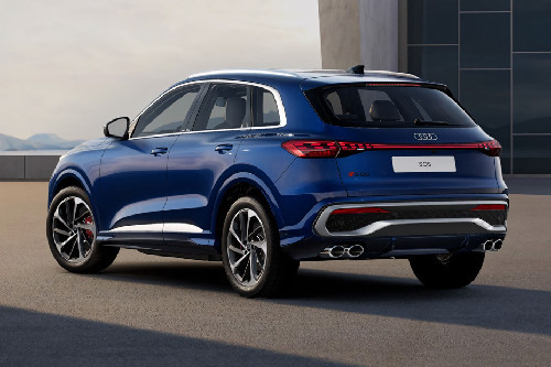 Rear Cross Side View of Audi SQ5