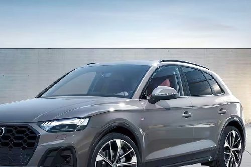 Audi Q5 (2023-2024) Drivers Side Mirror Front Angle