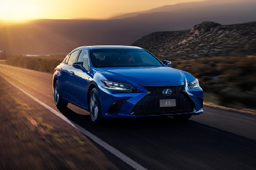 Lexus ES Front Medium View