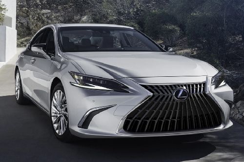 Lexus ES Hybrid Front Cross Side View