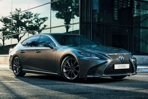 Lexus LS Hybrid Front Cross Side View