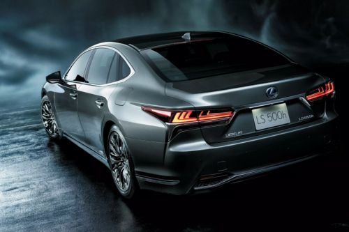 Rear Cross Side View of Lexus LS Hybrid