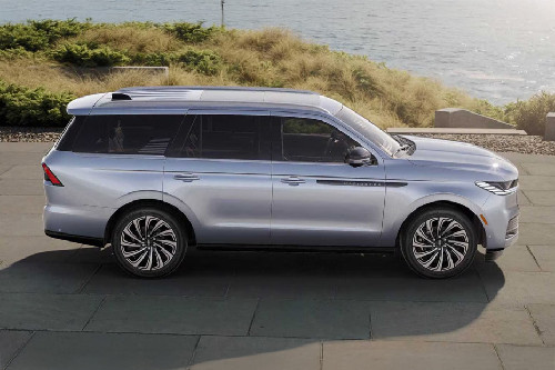 Navigator Medium Angle Front View