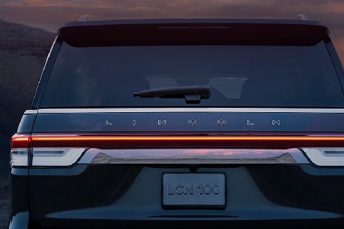 Navigator Tail light