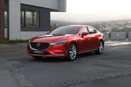 6 Sedan Front angle low view