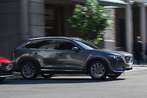 Mazda CX-9 Front Medium View