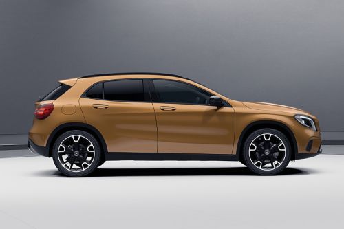Mercedes-Benz GLA-Class Drivers Sideview