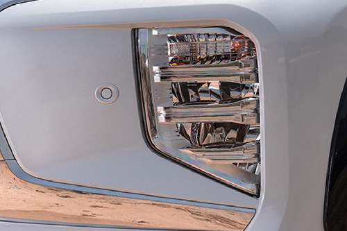 Montero Sport Front Fog Lamp