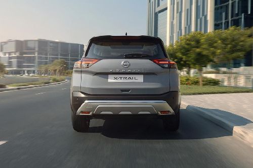 Full Rear View of Nissan X-trail