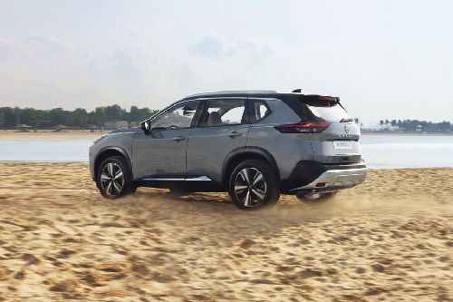 Rear Medium View of Nissan X-trail