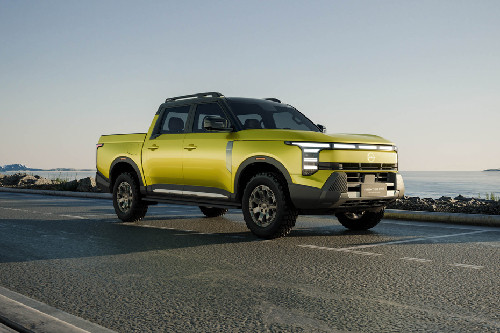 Nissan Frontier Pro Front Cross Side View