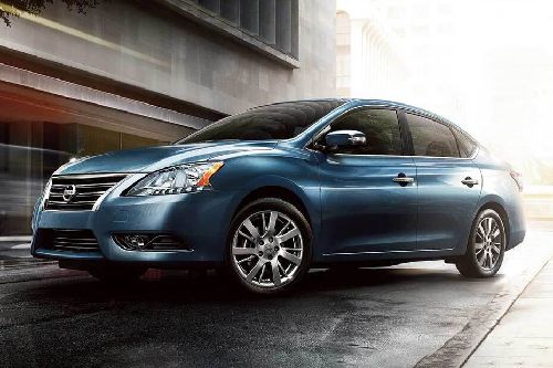 Nissan Sentra (2022-2023) Front Side View