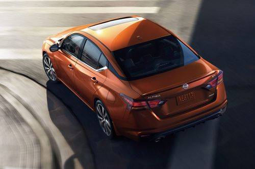 Rear Cross Side View of Nissan Altima