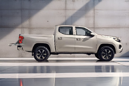 Landtrek Medium Angle Front View