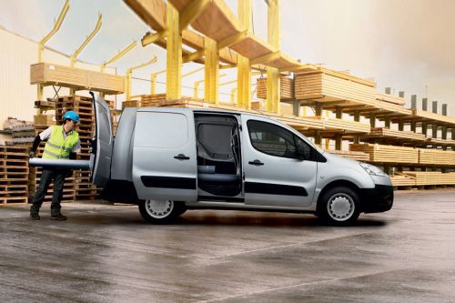 Peugeot Partner Drivers Sideview