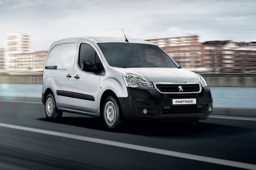 Peugeot Partner Front Cross Side View