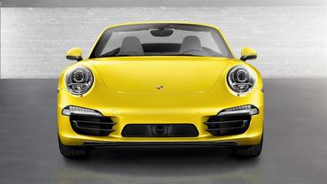 Full Front View of 911 Carrera 4S Cabriolet
