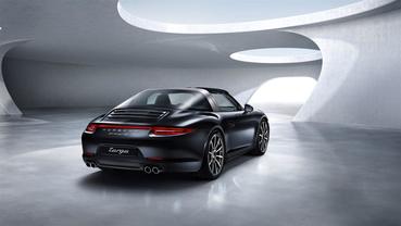 911 Targa 4S Rear angle view