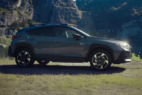 Crosstrek Medium Angle Front View