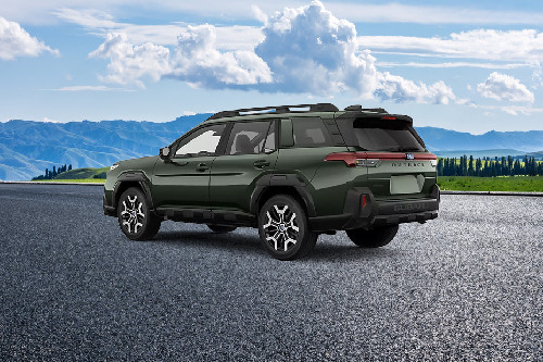 Rear Cross Side View of Subaru Outback 2026