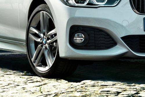 1 Series 5 Door Front Fog Lamp