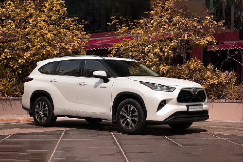 Toyota Highlander (2020-2023) Front Side View