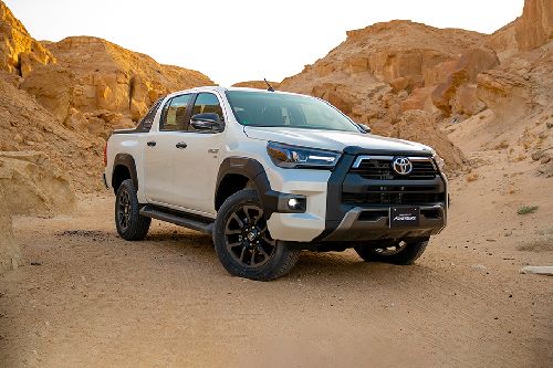 Toyota Hilux Adventure 4.0L Double Cab AT AWD 4DR 2024 UAE
