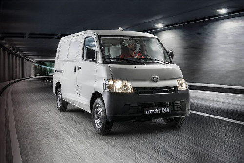 Toyota Liteace Front Medium View