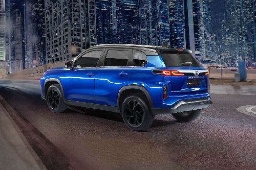 Urban Cruiser(2022-2023) Rear Medium Side View