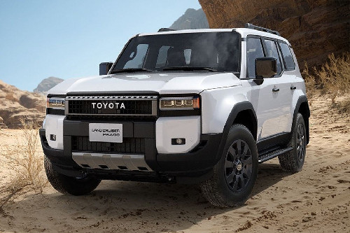 Land Cruiser Prado Front angle low view