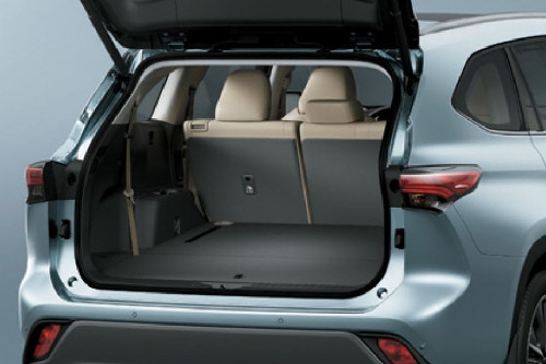 Trunk Open Closer View of Highlander