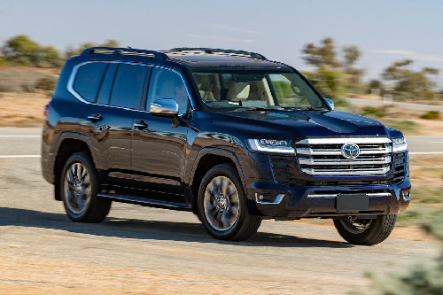 Toyota Land Cruiser 300 Front Medium View