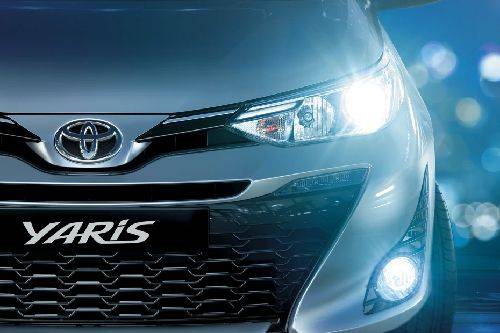 Yaris Hatchback Headlight