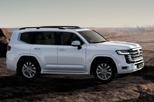 Toyota Land Cruiser Front Cross Side View