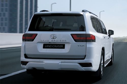 Land Cruiser Rear angle view