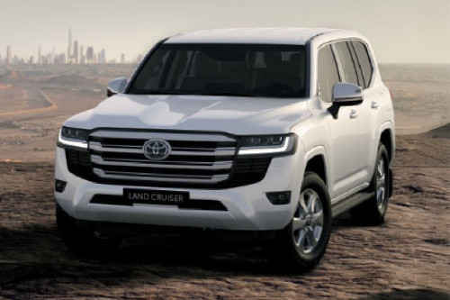 Land Cruiser Tilted Front View