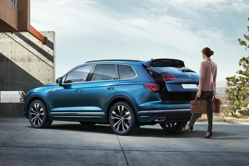 Trunk Open Closer View of Touareg