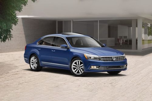 Volkswagen Passat Front Cross Side View