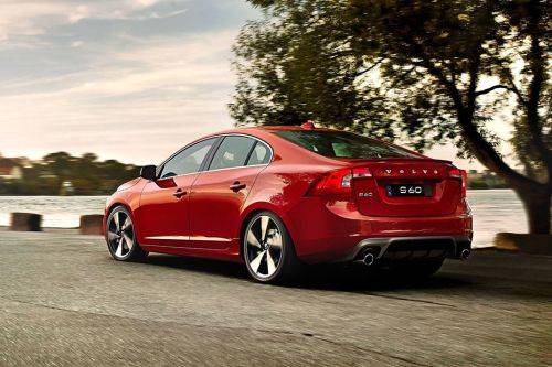 Rear Cross Side View of Volvo S60 (2021-2023)