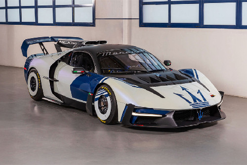 Maserati MCXtrema Front Medium View