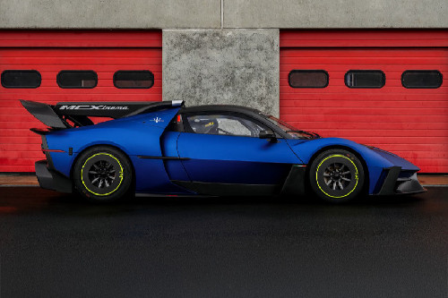 MCXtrema Medium Angle Front View