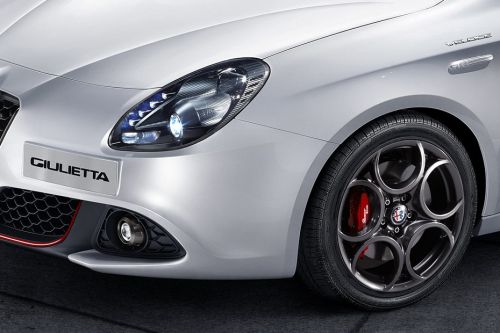 Discontinued Alfa Romeo Giulietta 1.4L Super Features & Specs